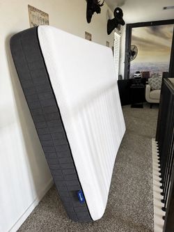 Queen mattress and box spring
