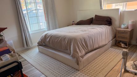 Queen platform bed
