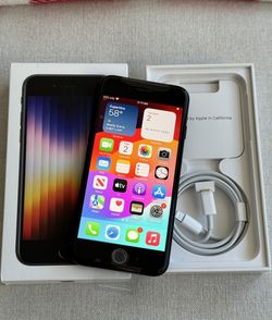 iPhone SE 3rd Gen 64GB Unlocked with AppleCare Brand New