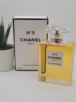 CHANEL
 
N°5 Eau de Parfum 

3.4 fl