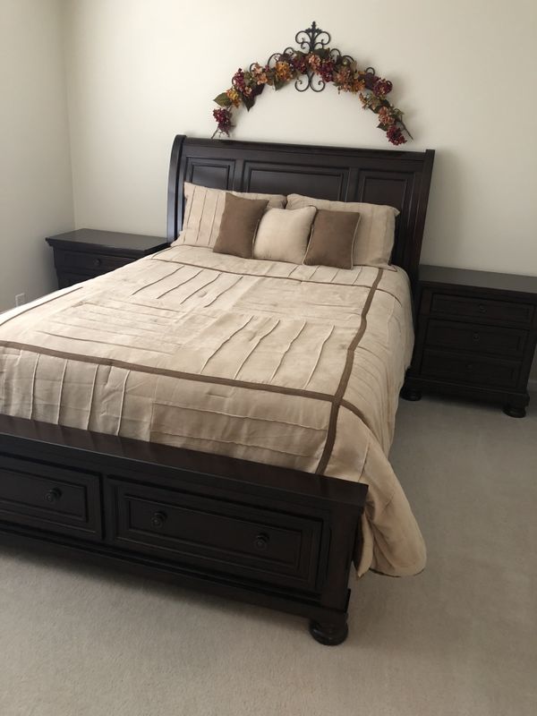 Ashley furniture bedroom set with new mattress for Sale in ...