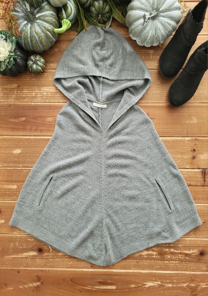 SIZE 7-8 GIRLS GRAY LIGHTWEIGHT HOODED PONCHO