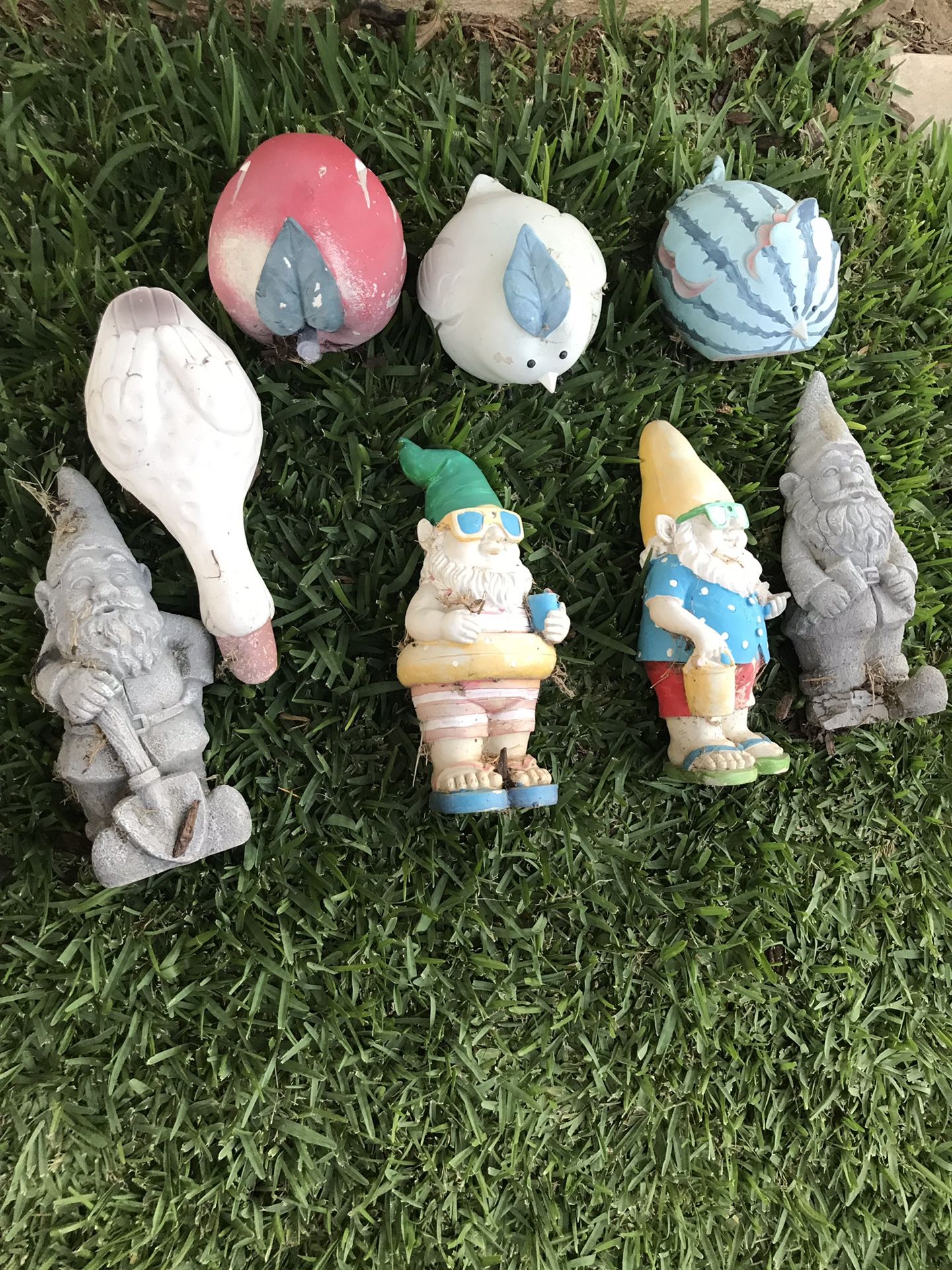 Garden gnomes and fruit birds