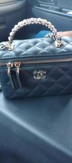 CHANEL !