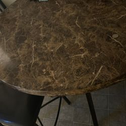 Kitchen table 