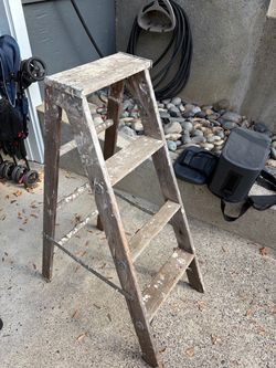 FREE Vintage Wood Ladder