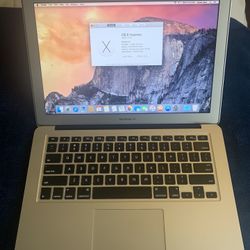Apple MacBook Air 13” (2015) – i5 / 4GB / 128GB - Charger Included 💻 