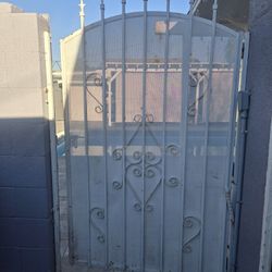 Used Metal Gate