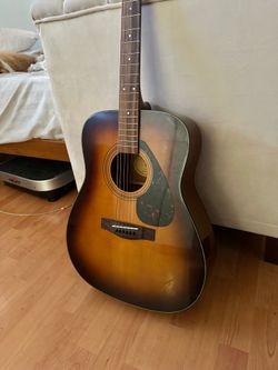 Yamaha F335 Guitar