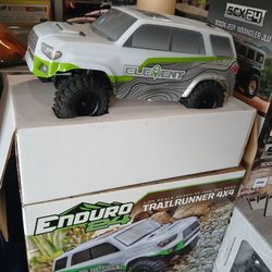 Enduro 24 RC electric rock crawler including remote controller battery and a charger