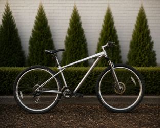 GT Karakoram 2.0 Mountain Bike – 29er / Medium Frame