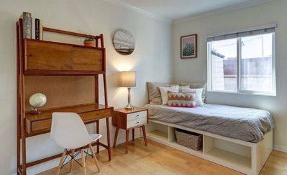 Mid-Century Modern Bedroom Set: West Elm (Excellent Condition)