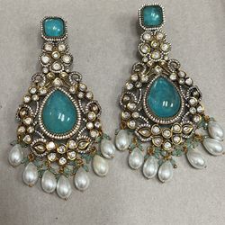 Tyani Kundan 
