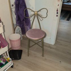 Pink Bow Back Children's Chair 