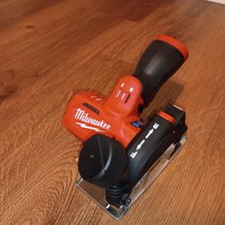 Milwaukee M12 compact cut off tool 