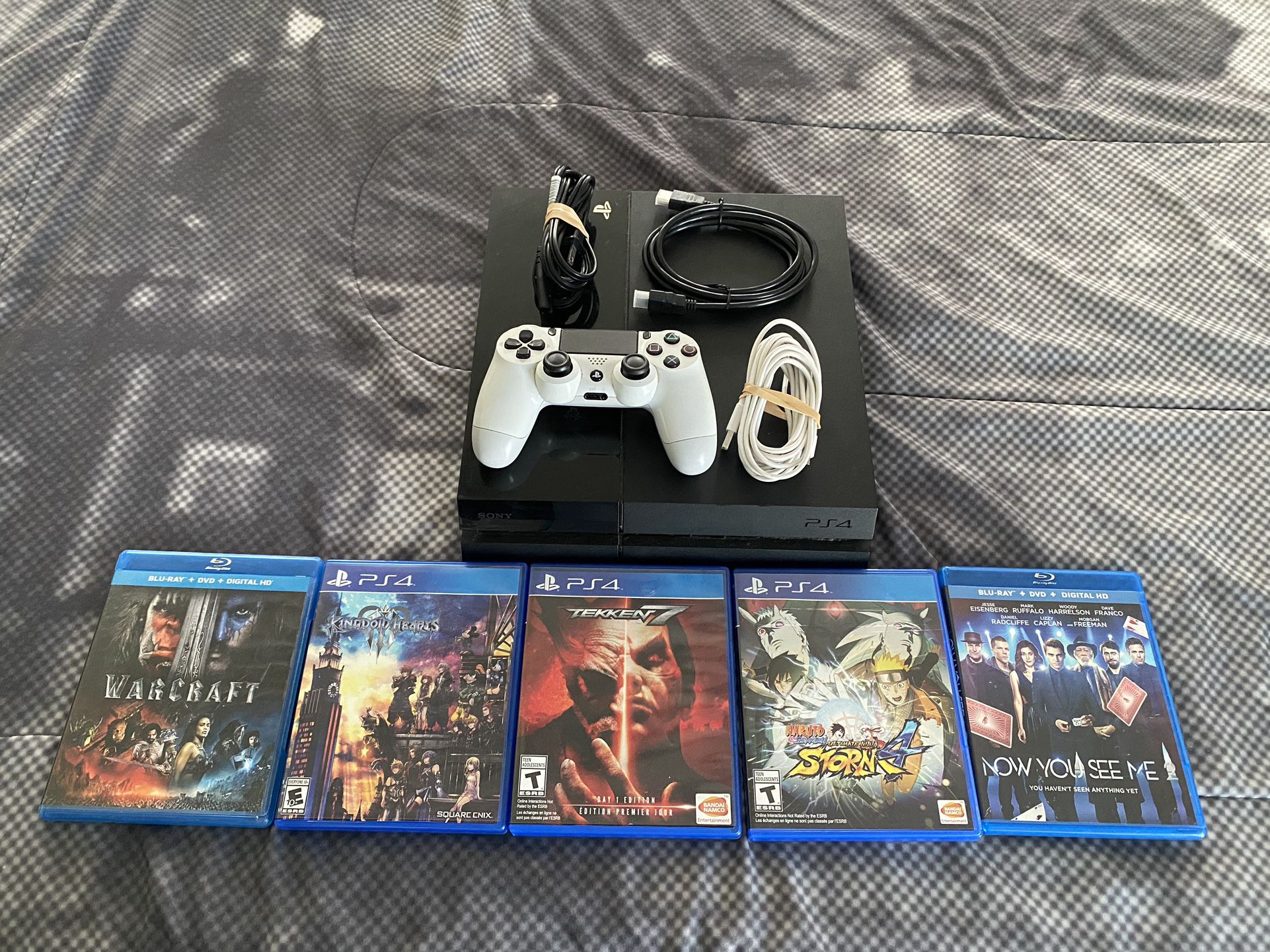 Bundle PS4 Console, PS4 Wireless  Controller,3 Games, 2 Movies