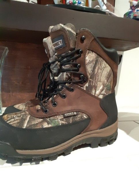 Botas rocky Men Waterproof Camo Size 10$60