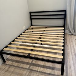 Full/Queen Metal Bed Frame – Like New