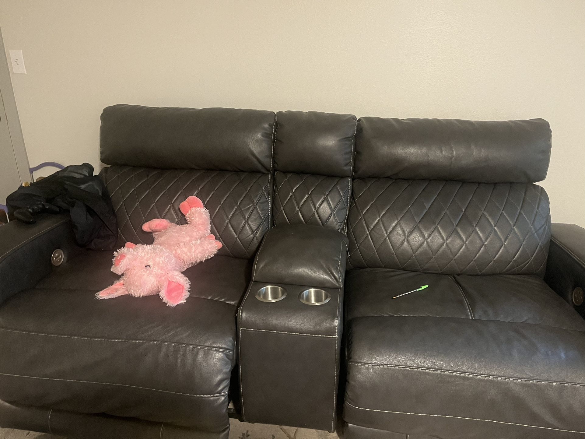 Couch(Ashley Brand)with a Recliner 6 Piece