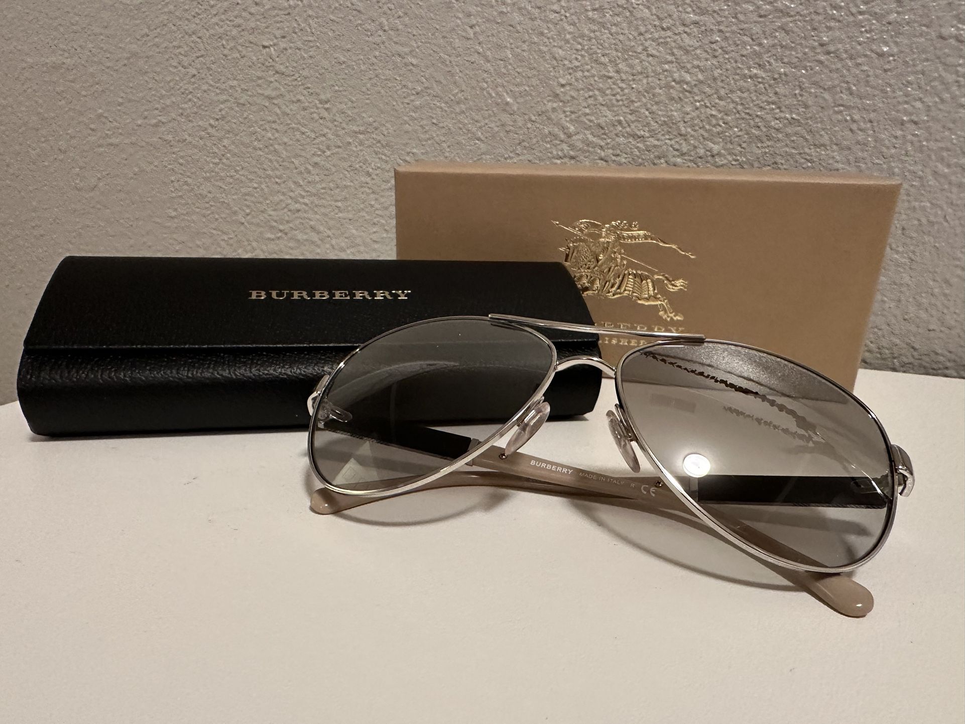 Sun Glasses (BURBERRY)