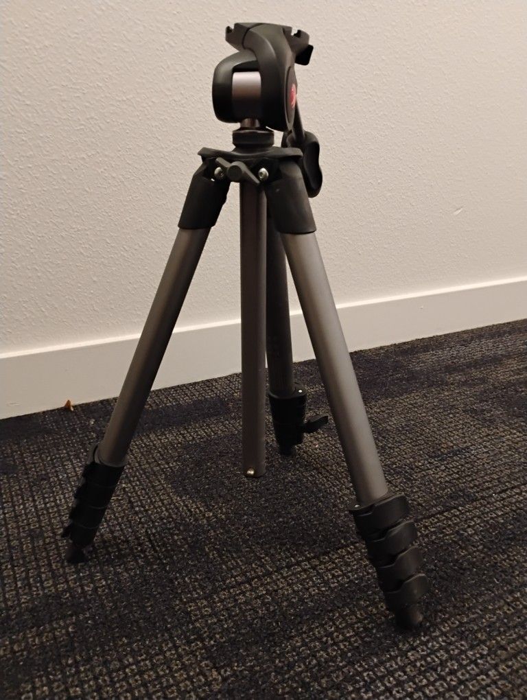 Manfrotto Carbon Tripod