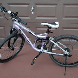 New 7 Speed Mongoose Boys Bike