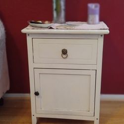 White Farmhouse Side Tables Set For $60 obo