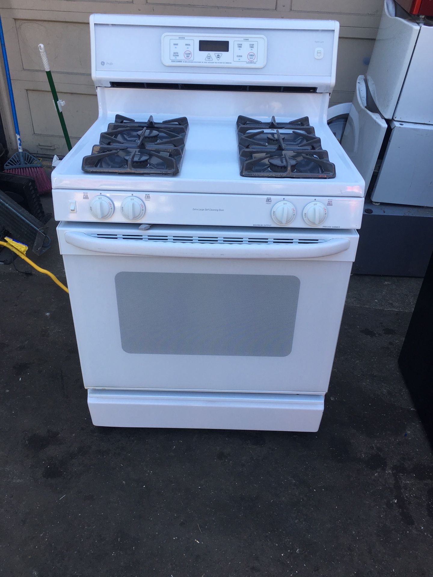Stove gas brand GE everything is good working condition 90 days warranty