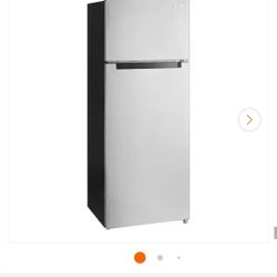 7.2 Cu. Ft. Top Freezer Refrigerator 