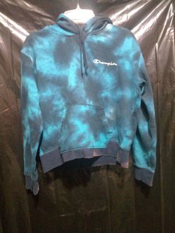 Champions Kids Long Sleeve Pullover Logo Hoodie. Size Medium.
