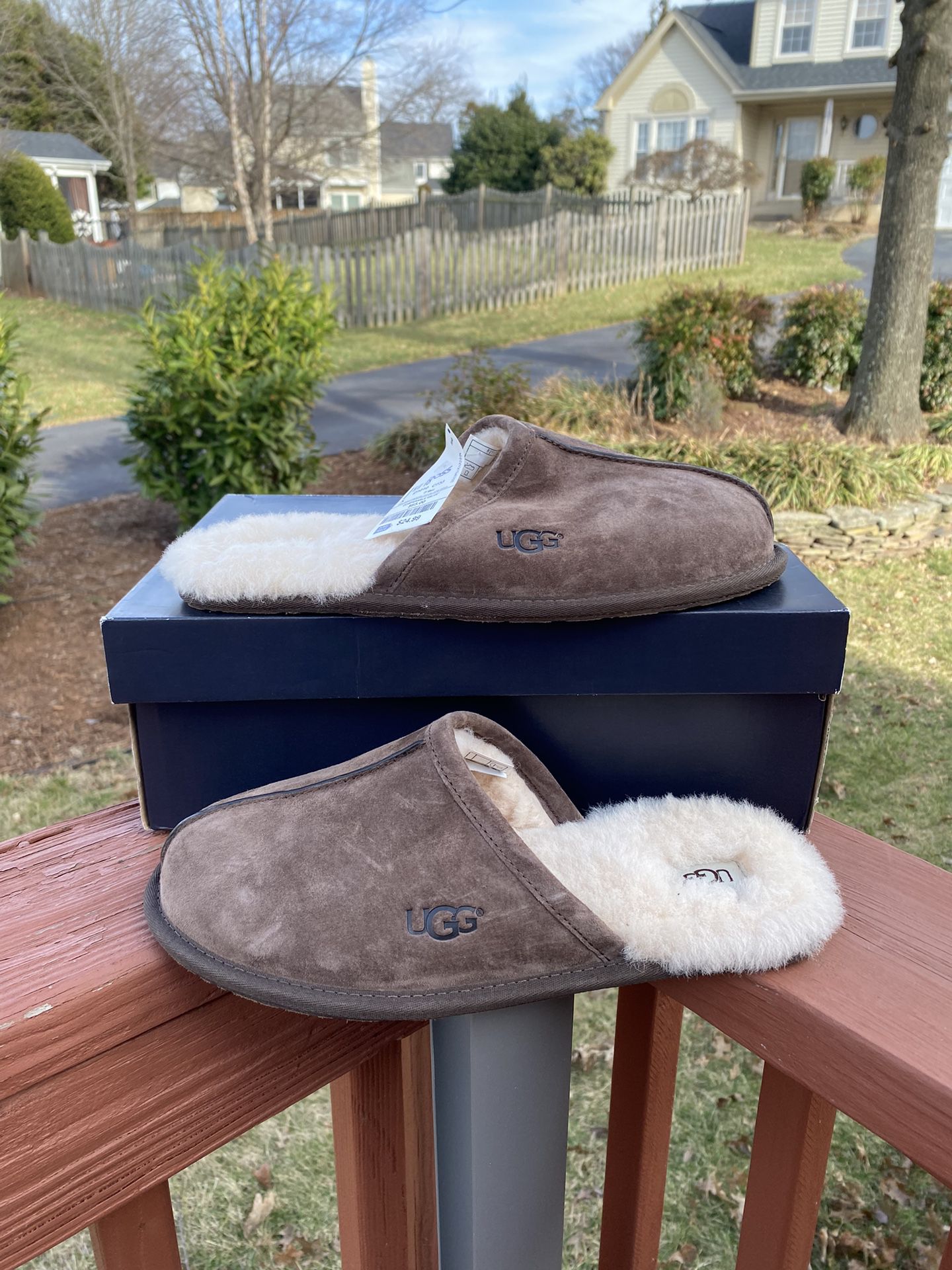 Ugg Slippers Size 10 Women’s 
