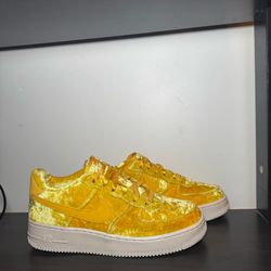 Air Force one yellow suede size 6Y equals 7.5 Women’s