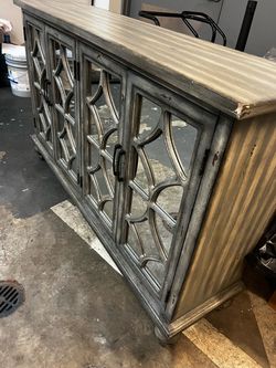 Glass mirror dresser