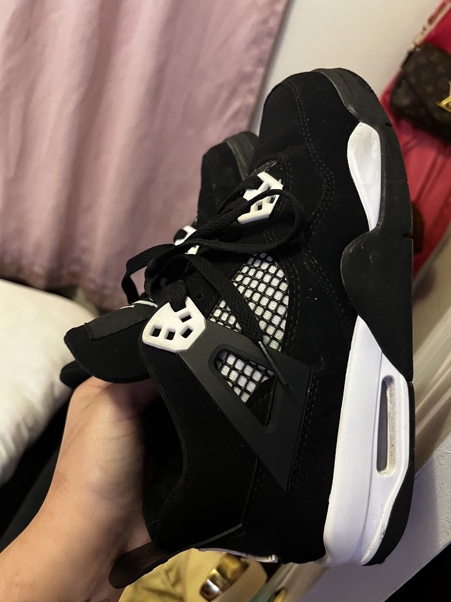 Jordan 4 Retro white thunder 