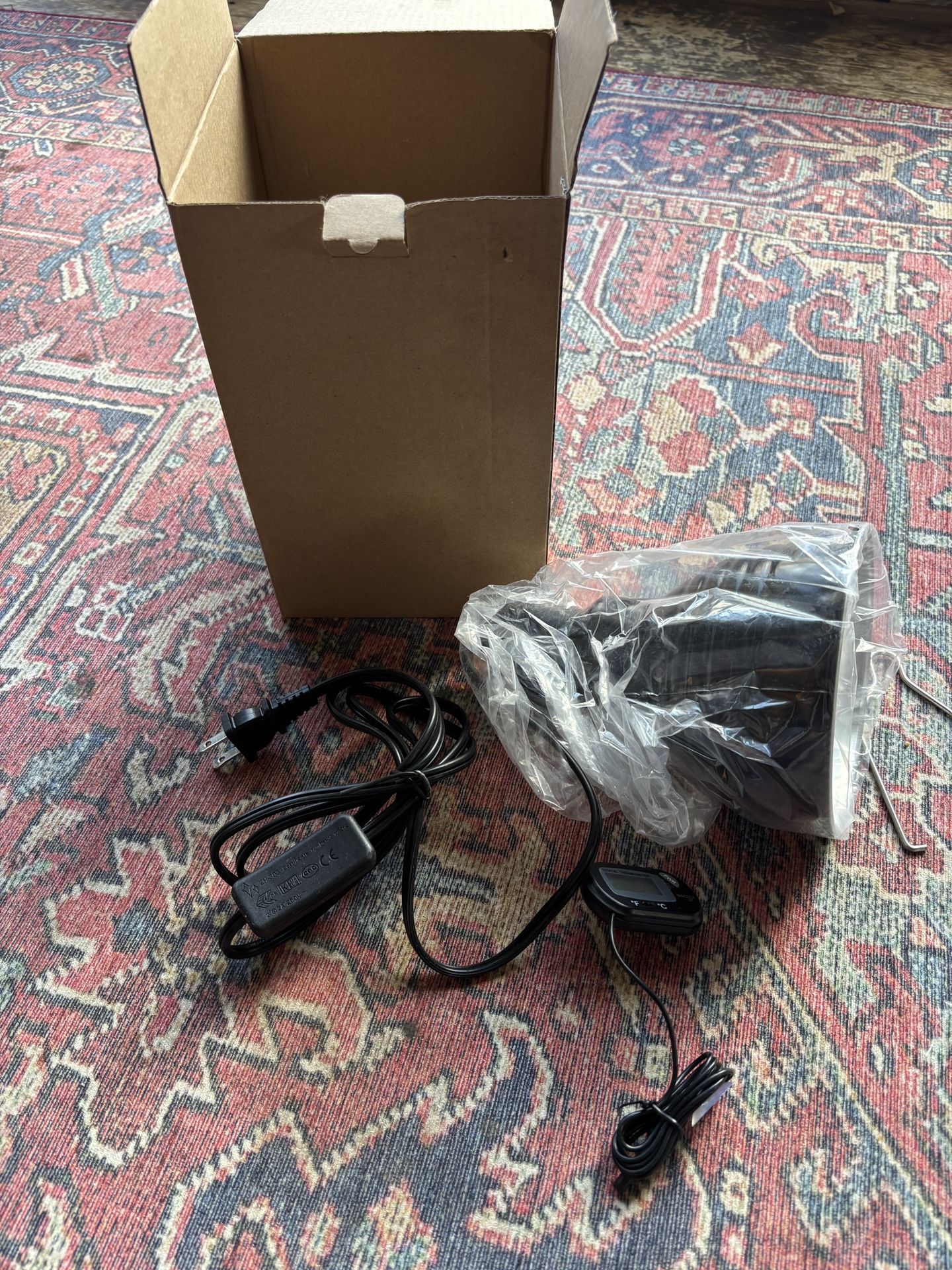 reptile light and thermometer 