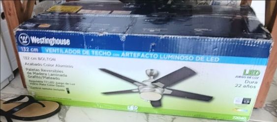 New 52" Ceiling Fan