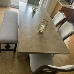 Dinning Table 