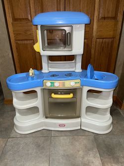 Little Tikes Play Kitchen