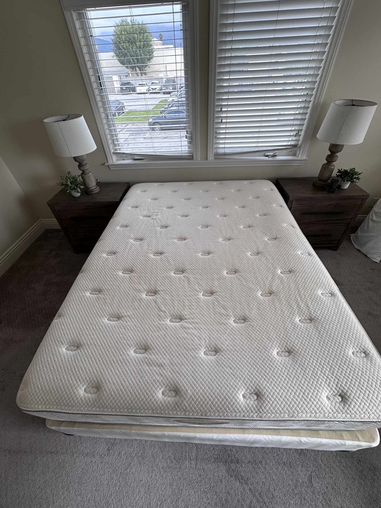 Beautyrest Queen Size Mattress, Box Spring And Mattress 