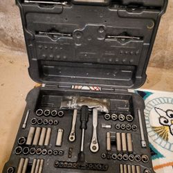 Craftsman 117 Pc Mechanics Tool Set for Sale in Torrington CT OfferUp