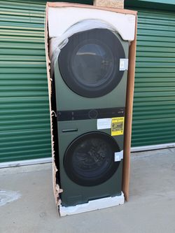 LG WashTower Stacked Washer And Gas Dryer Front Load Smart