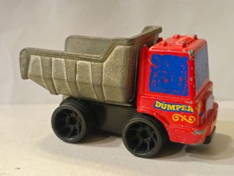 VINTAGE 1979 MATTLE . FIRST WHEELS . DUMPER 1:64 SCALE DIECAST METAL DUMP TRUCK .