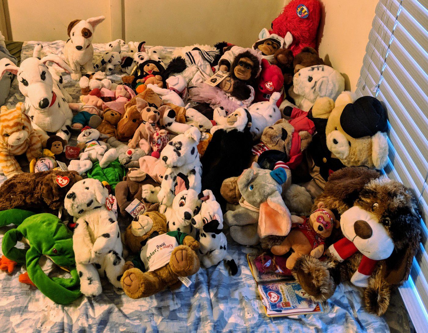 Huge lot of stuffed animals