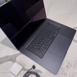 Apple MacBook Air M2 15.3-Inch 16GB RAM 2TB SSD Black 