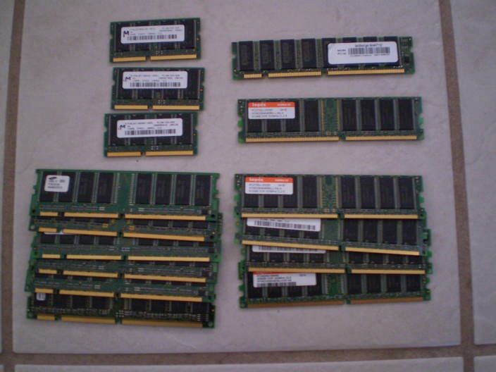 Assorted Macintosh iMac, eMac, PowerMac G3 and G4 RAM Chips - 33 Total 