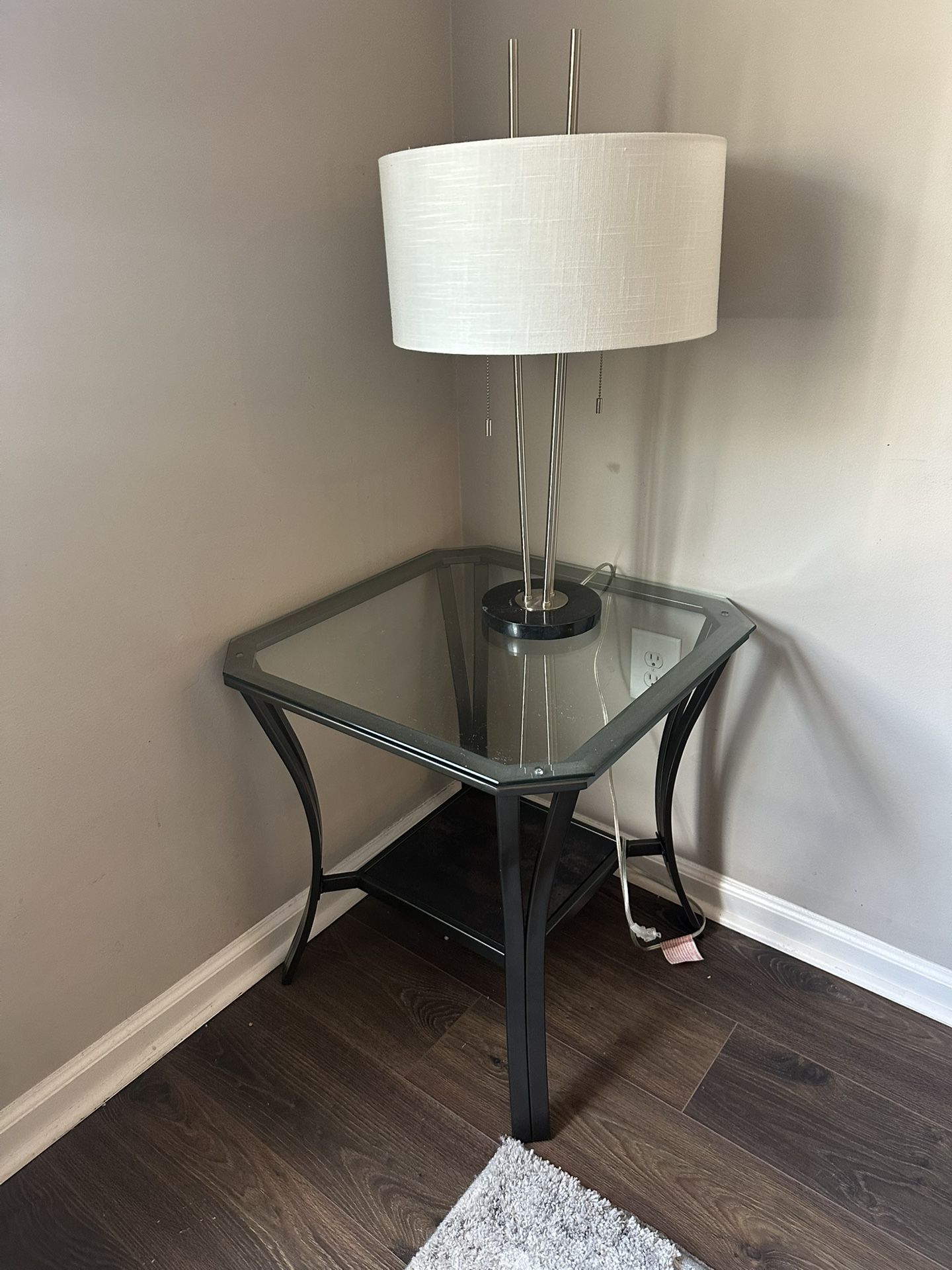 End Table With Lamp