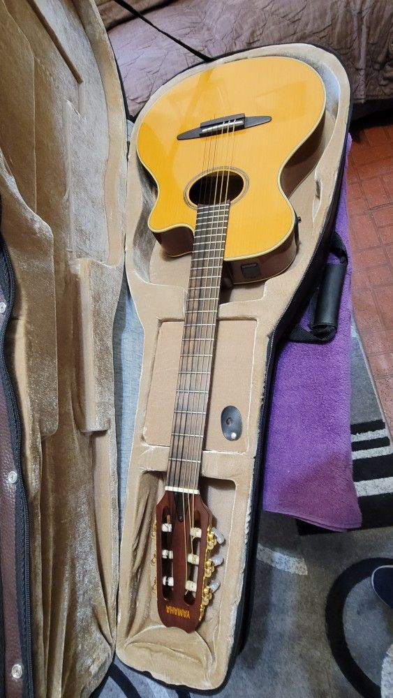 YAMAHA APX-5NA ACOUSTIC ELECTRIC CLASSICAL NYLON STRINGS GUITAR MADE IN TAIWAN DREINAUGH NAT COLOR. 
