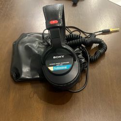 Sony MDR-7506 Professional Headphones