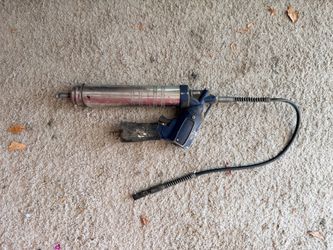 Battery-Powered Grease Gun with Hose