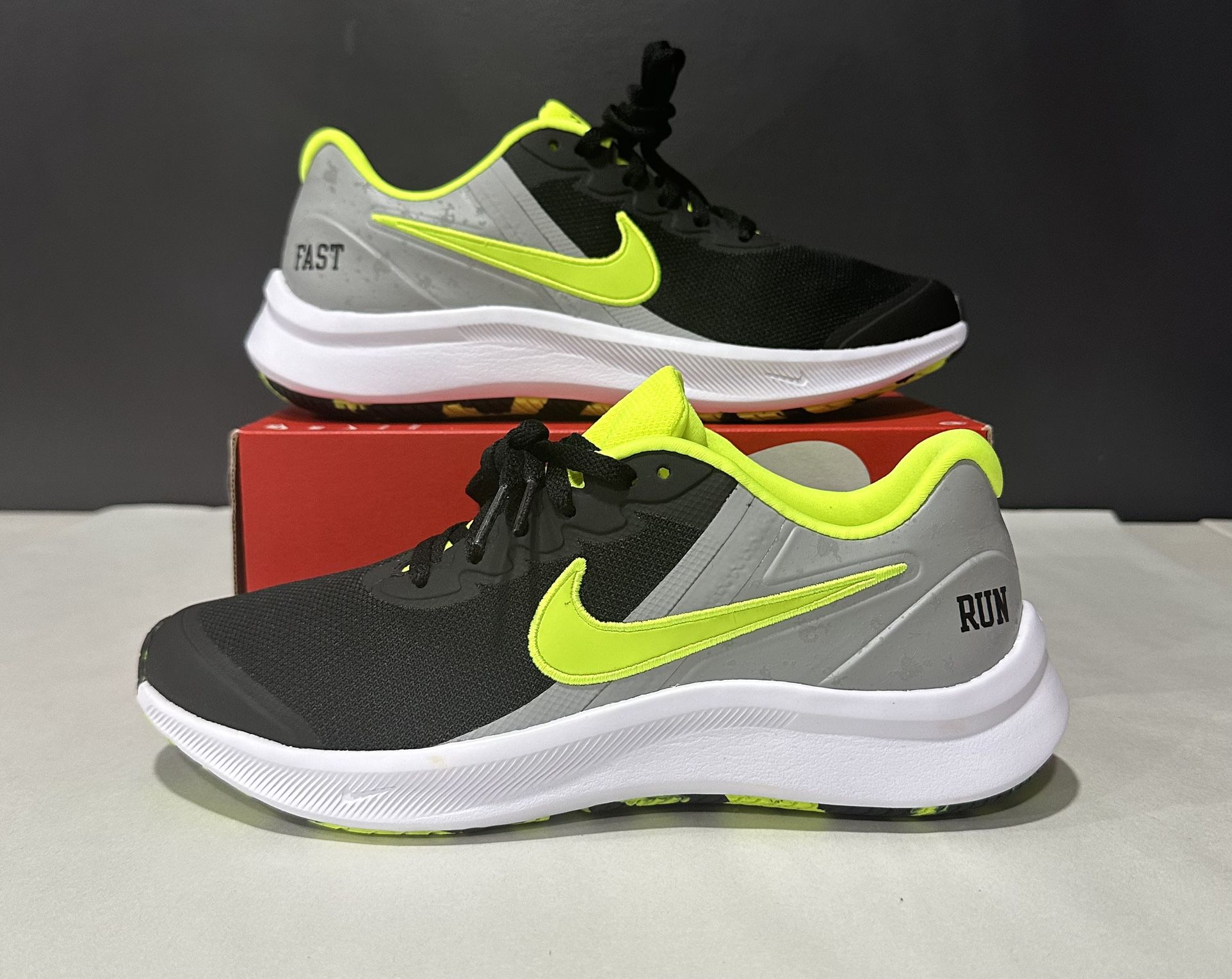 Size 5.5Y  (GS) - Nike Star Runner 3 Low Black Grey Green Running Track & Field